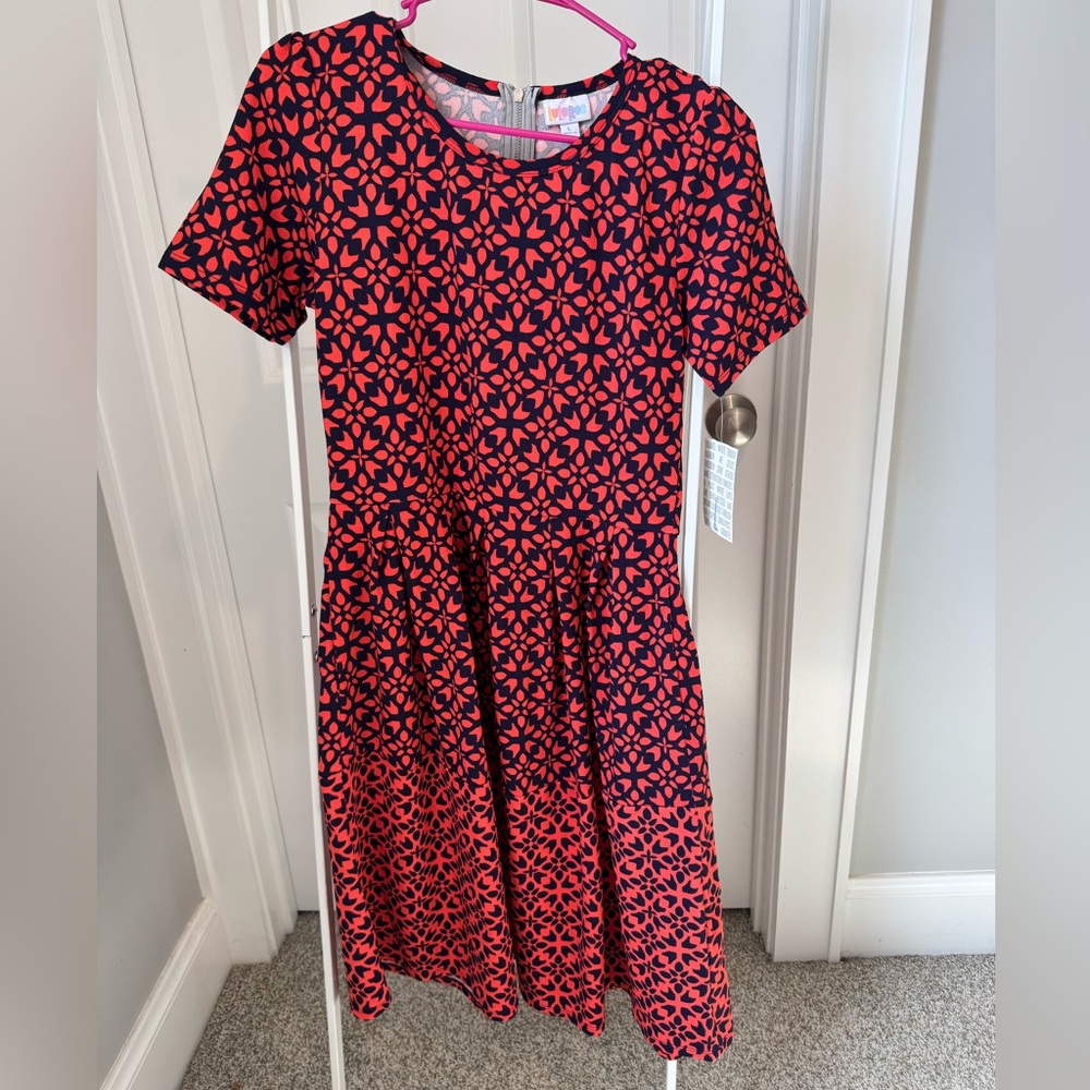 L Amelia Lularoe red and navy floral, silver zipper, pockets NWT